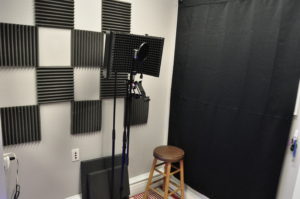 Live Room Isolation Chamber VO Mic